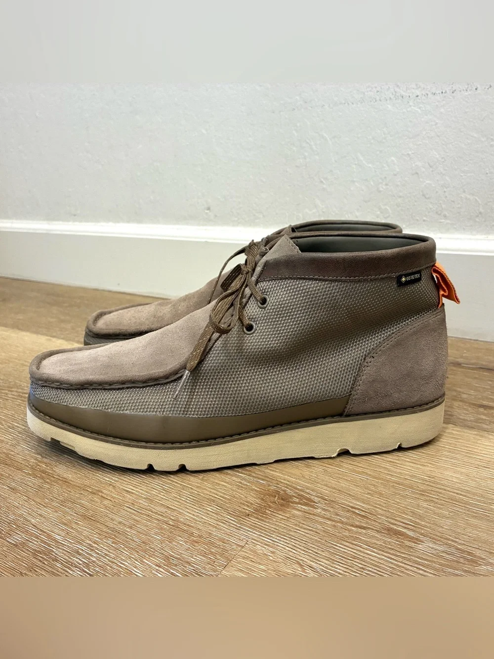 Clarks Originals Wallabee 2.0 GTX (Gore-Tex) Boots Gray Men’s US 11.5 EU 45